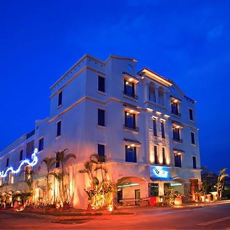 Blue Coast Spa Motel Keelung Exterior photo